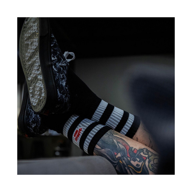 AUTHENTIC BLACK/BLACK 詳細画像